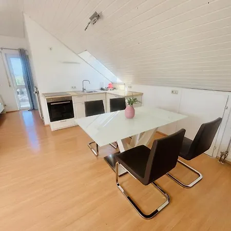 Apartment Bright Attic In Frauenland Hubland Near