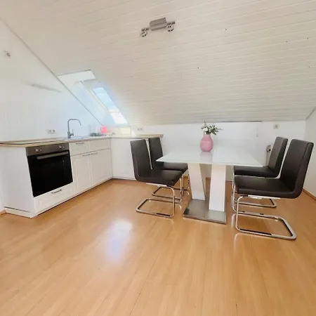 Apartment Bright Attic In Frauenland Hubland Near Würzburg